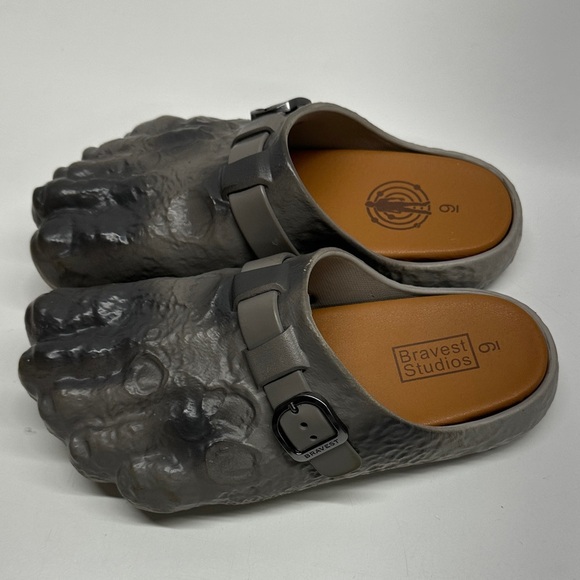 Bravest Studios x Kid Cudi Moon Clogs 15th Anniversary Man On Moon Men\'s Size 9